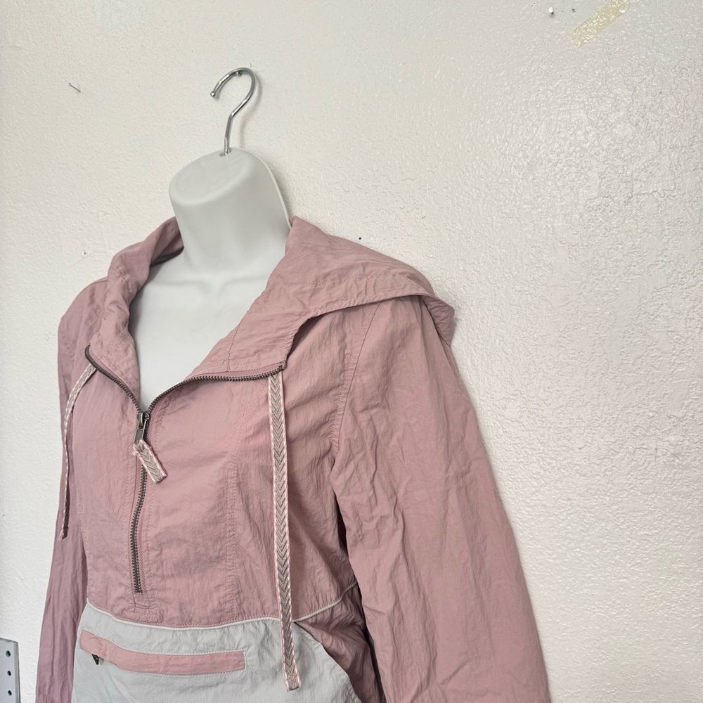 Zine Women's Pink and White Windbreaker Jacket Size Large - Picture 7 of 8